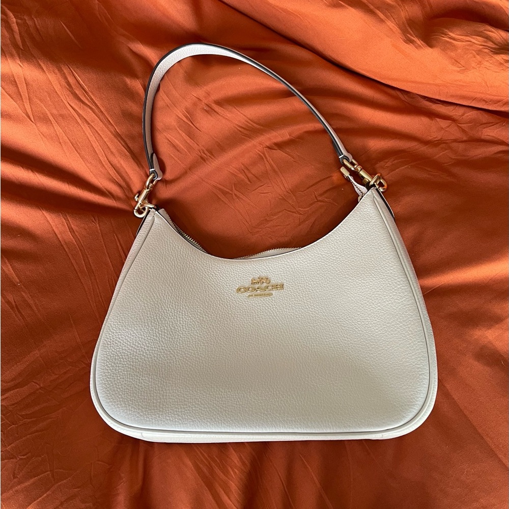 Coach Teri Hobo